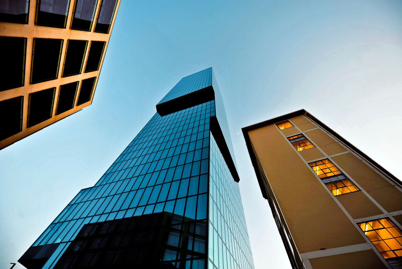 Headerbild-Contact-Us-Mobile